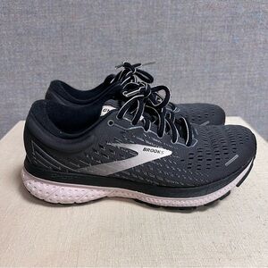 Brooks Ghost 13 Womens Running Walking Shoes Gray Athletic Sneakers Sz 6 Wide
